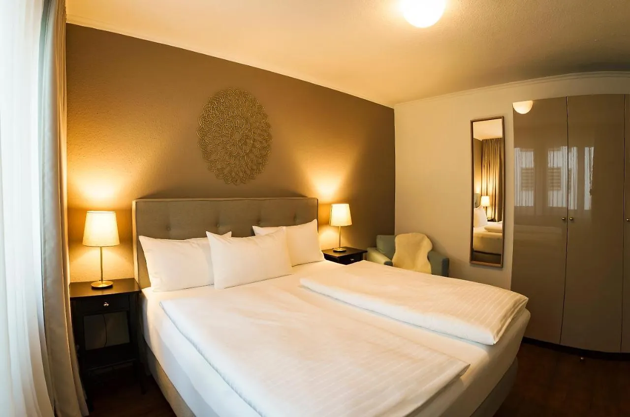 4 Zentrale Hotels nahe dem Konzerthaus Freiburg im Vergleich