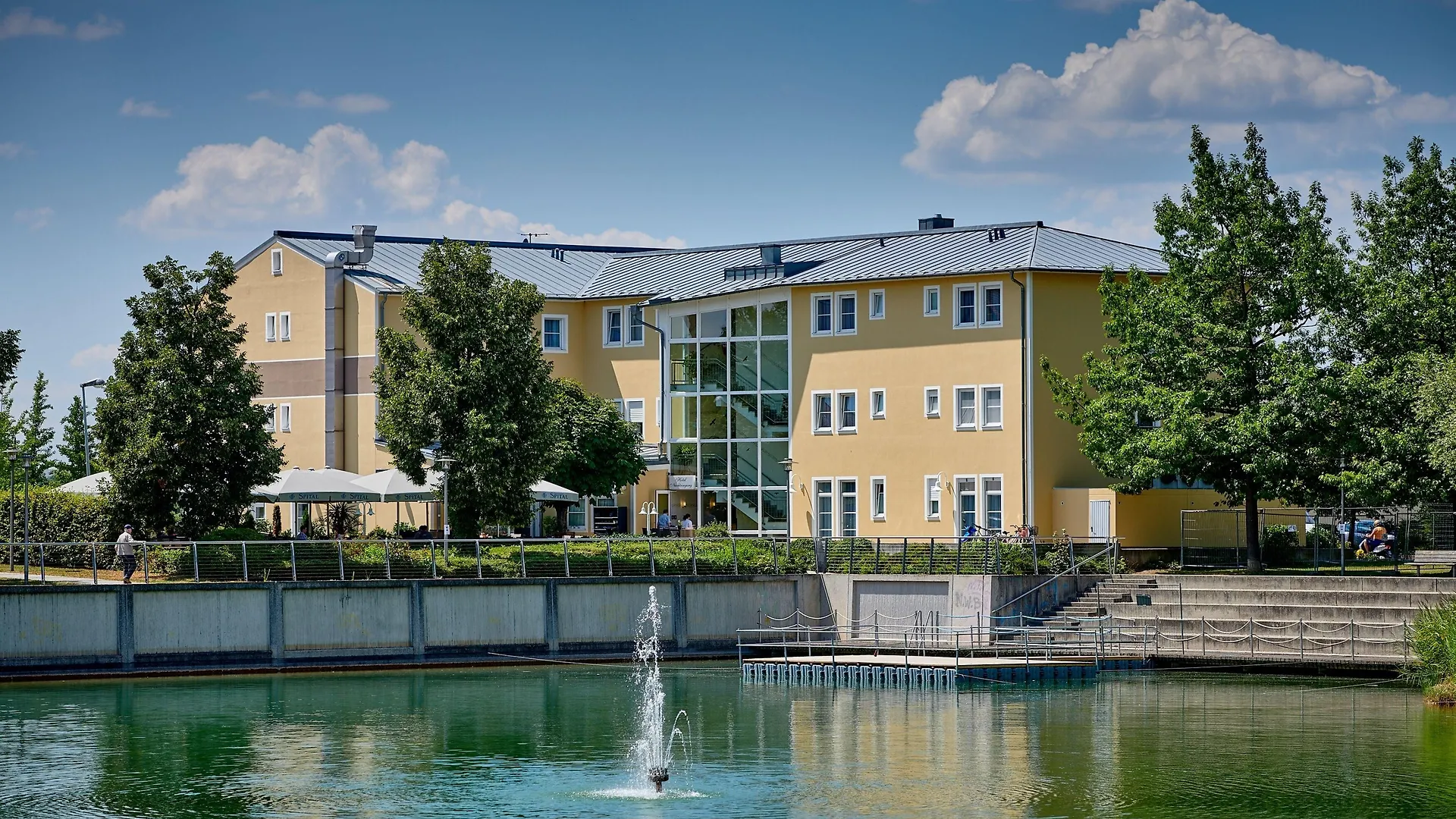 Nähe zur Walhalla: 6 Zentrale Hotels im Vergleich